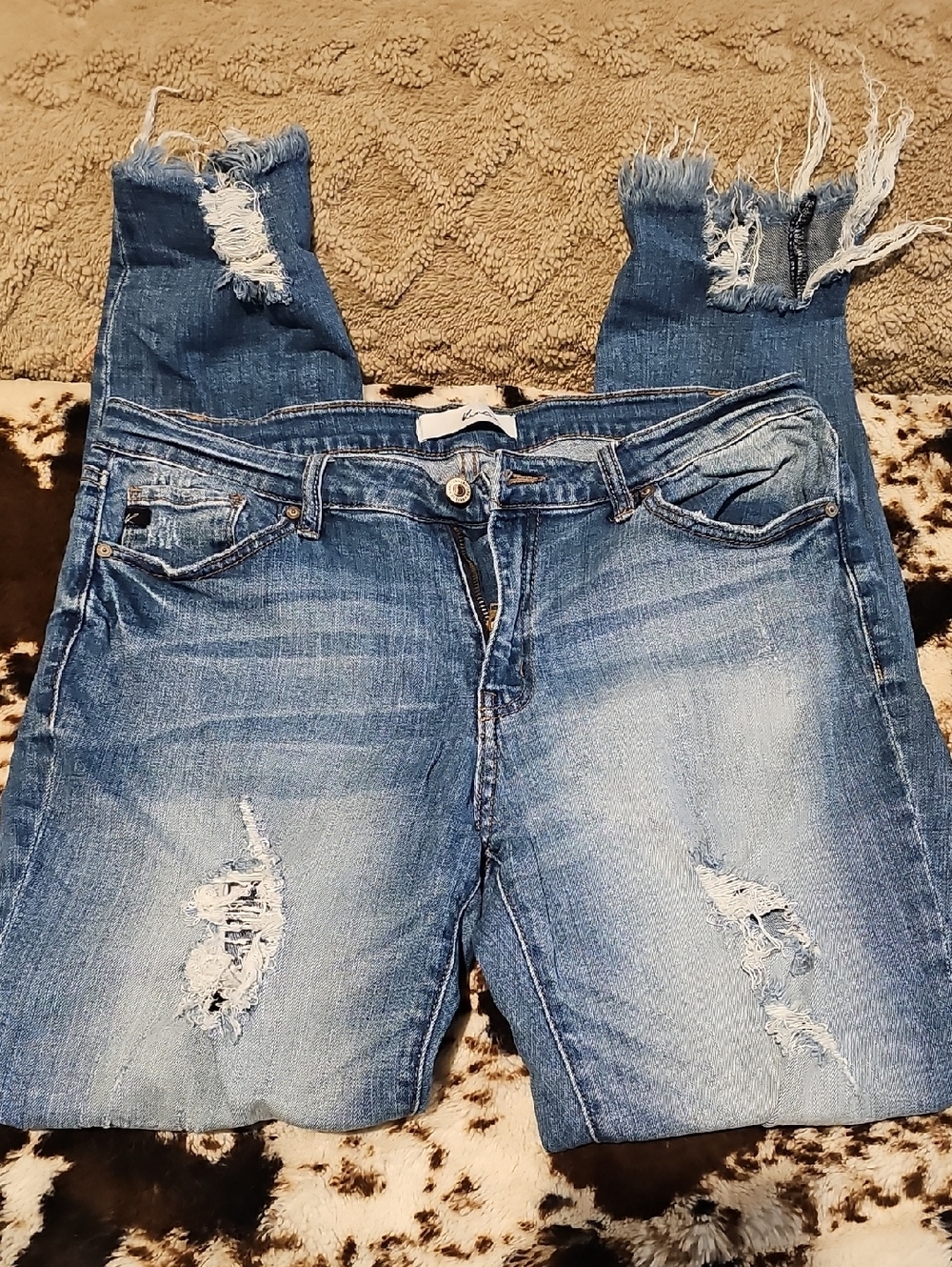 KanCan Distressed Blue Ankle Jeans